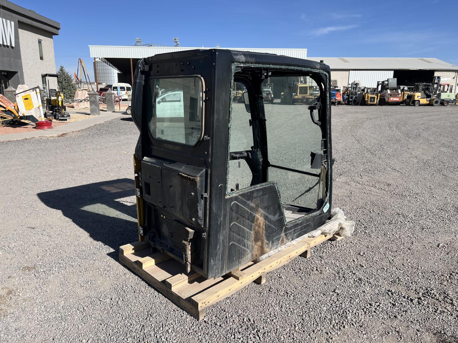 ./imagenes/INVOICE/2019/17934/CABINA PARA EXCAVADORA CATERPILLAR 336 (8).JPG